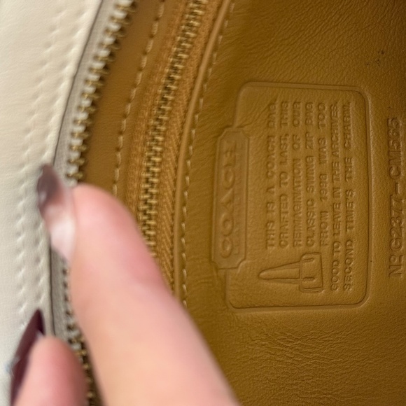 Coach Swing Zip - Picture 5 of 5